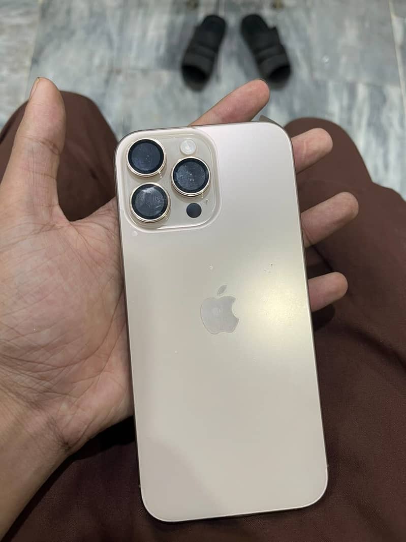 Apple iPhone 16 Pro Max 8