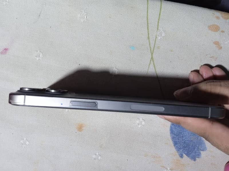 iPhone 15 Pro Max jv 4