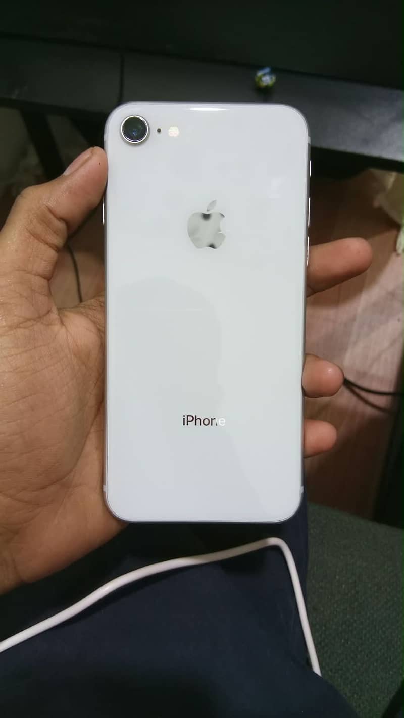Apple iPhone 8 1
