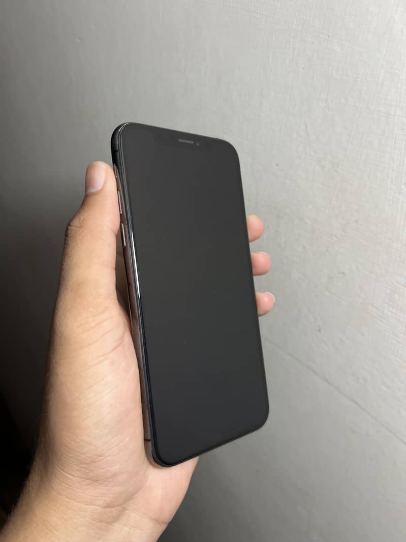 Apple iPhone XS 7