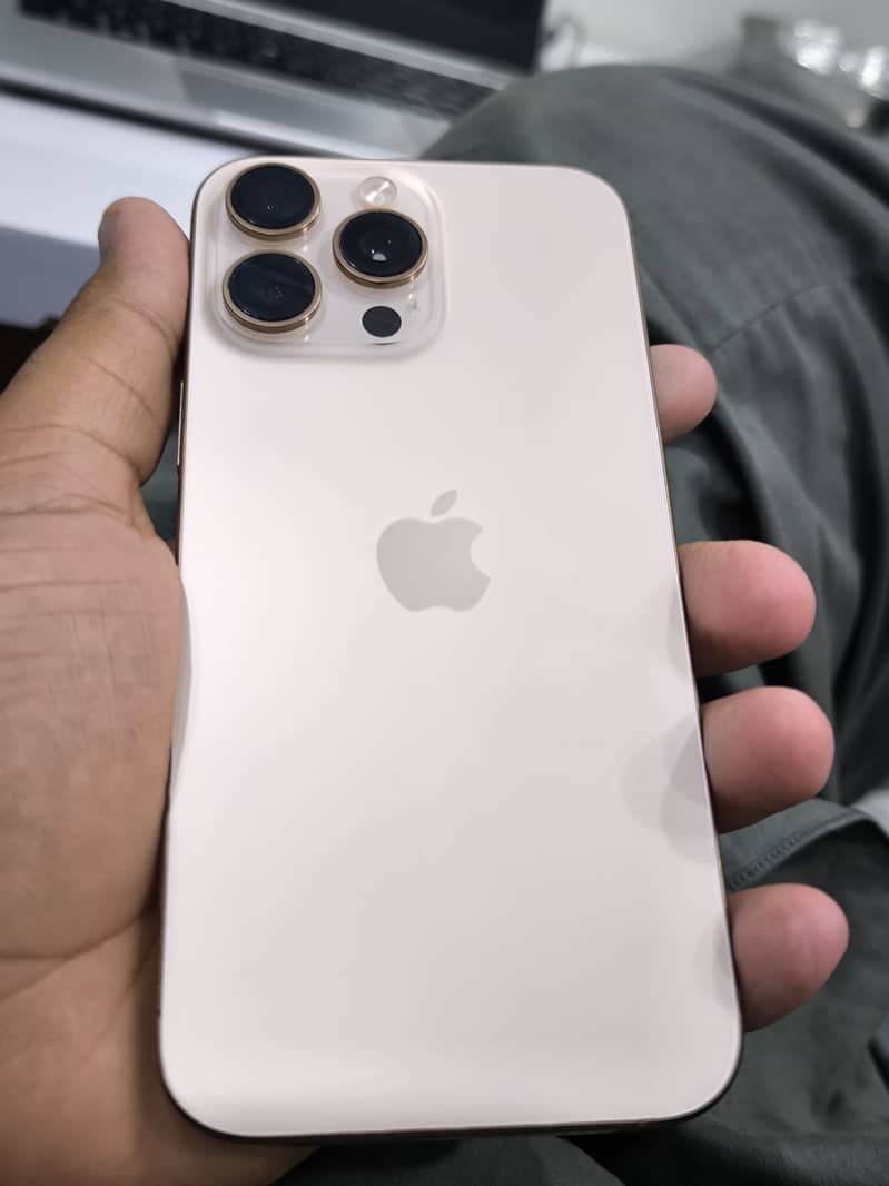 Apple iPhone 16 Pro Max 2