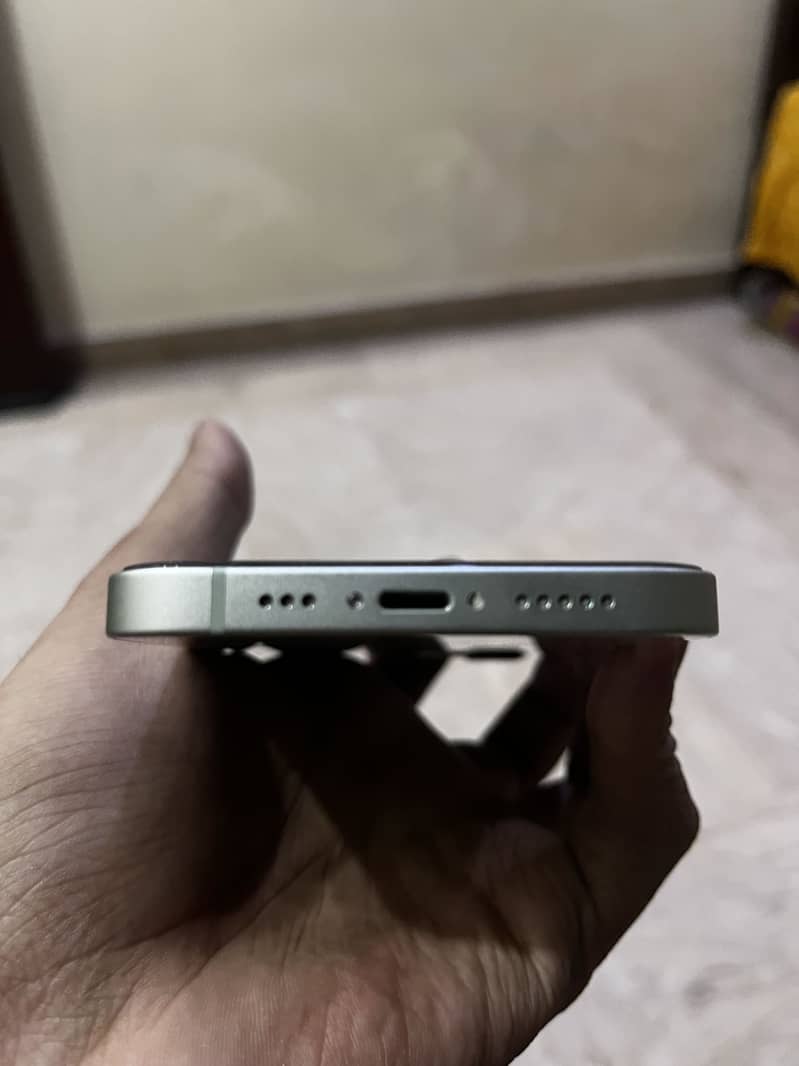 Apple iPhone 12 1