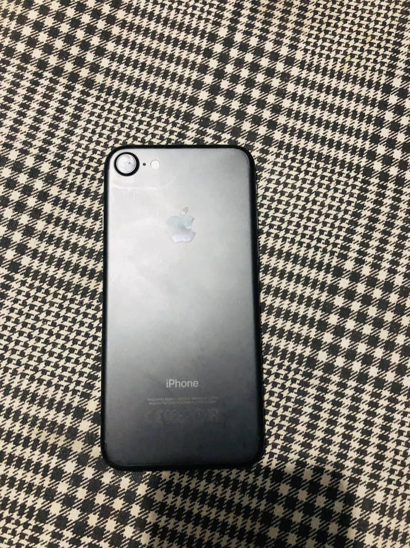 Apple iPhone 7 1