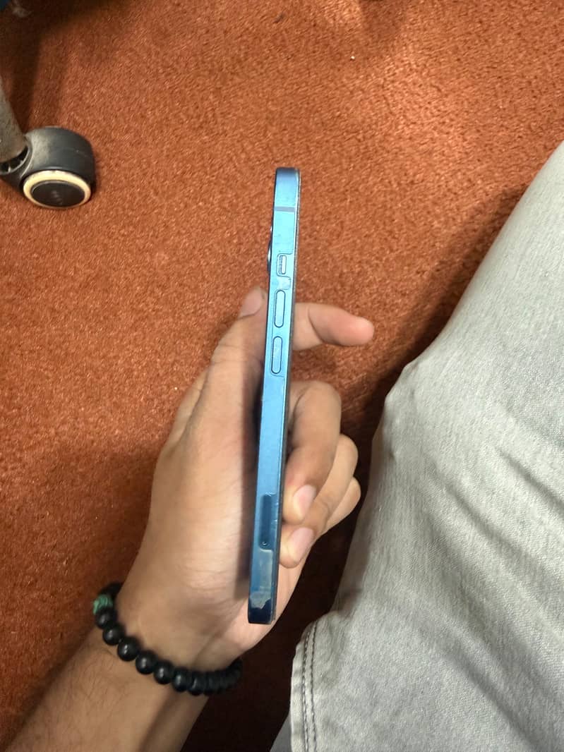 Apple iPhone 13 1