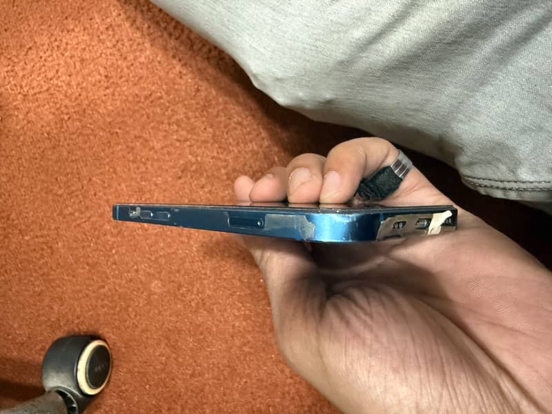 Apple iPhone 13 5