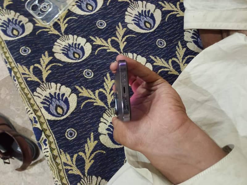 Apple iPhone 14 Pro 4