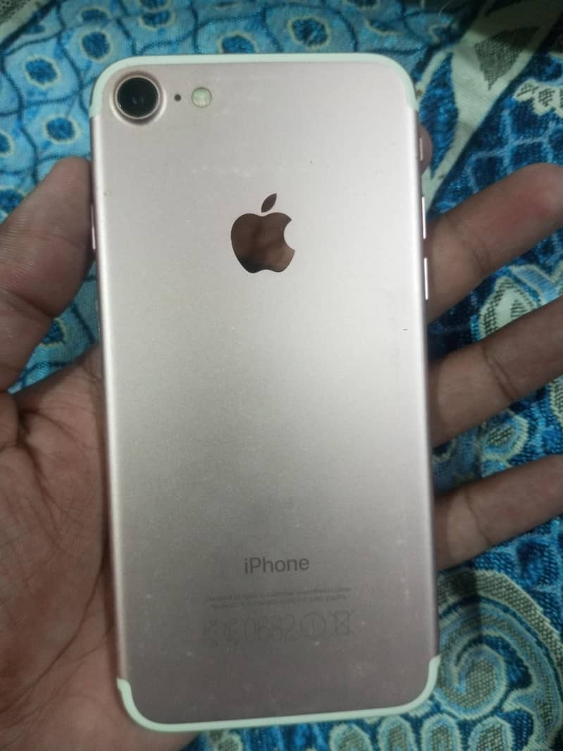 Apple iPhone 7 0