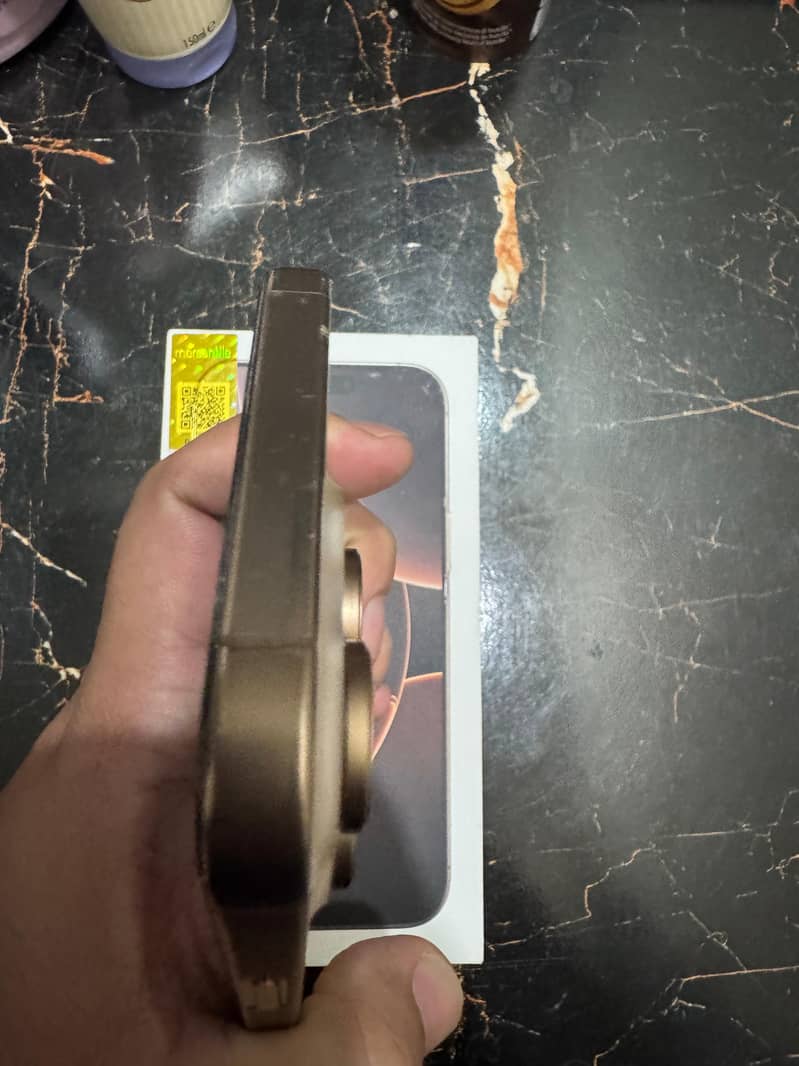 Apple iPhone 16 Pro Max 5