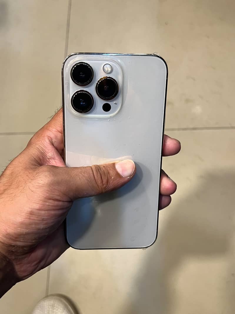 Apple iPhone 13 Pro 2