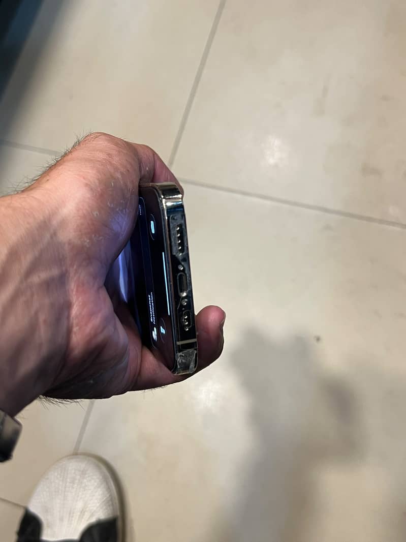 Apple iPhone 13 Pro 6