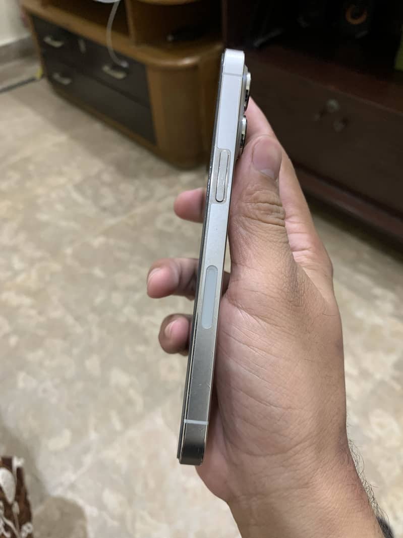 Apple iPhone 13 Pro 1