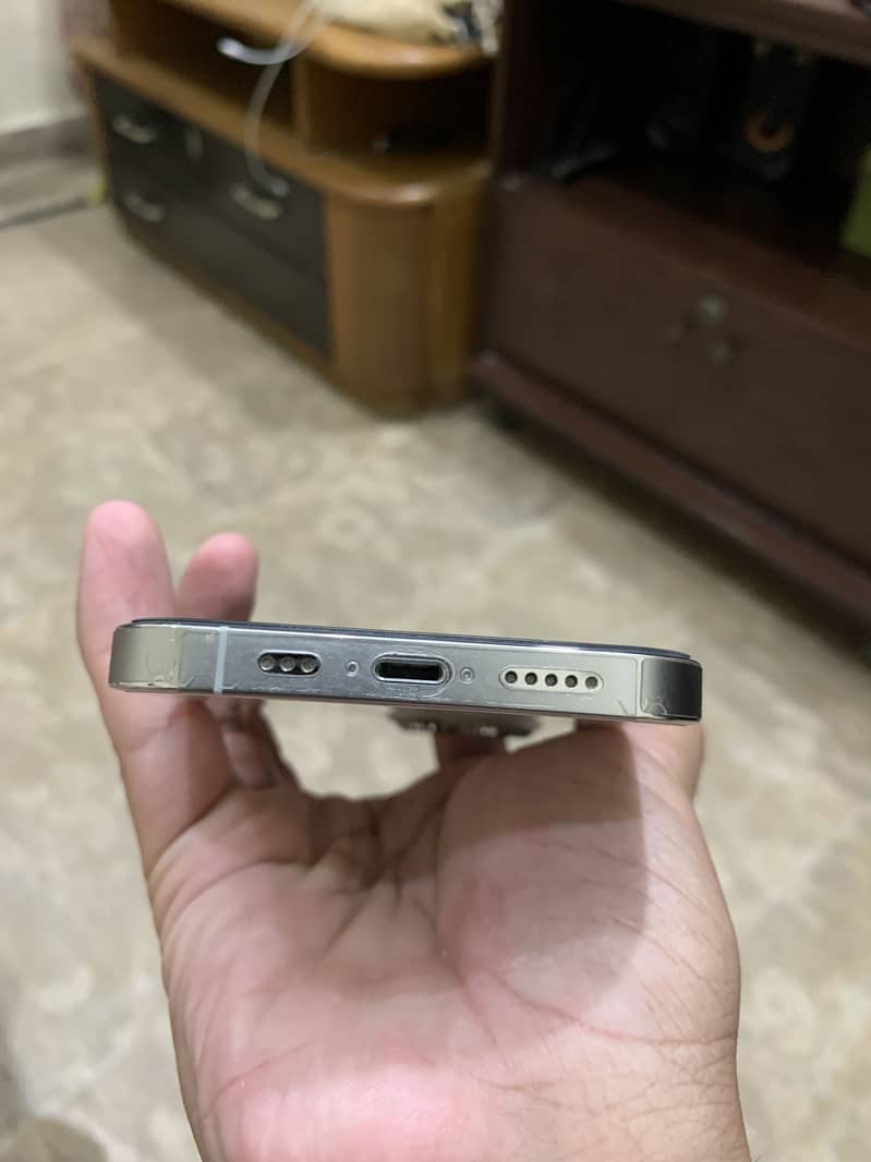 Apple iPhone 13 Pro 3