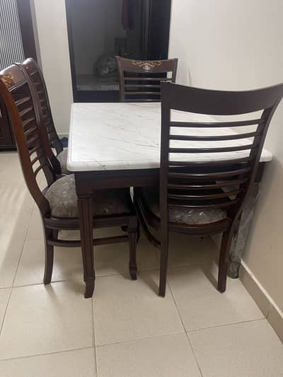 4 chair dinning table
