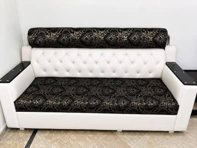 5 seater sofa set -1threeseater +2 single seaters excellent condition
