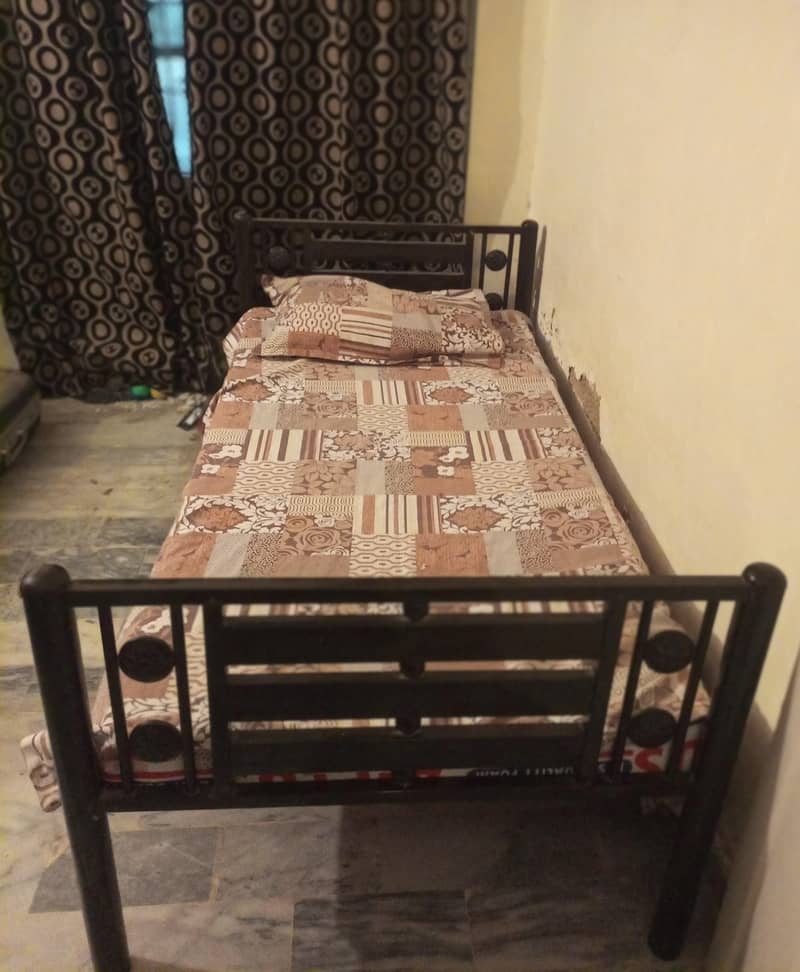 single bed (black) 0