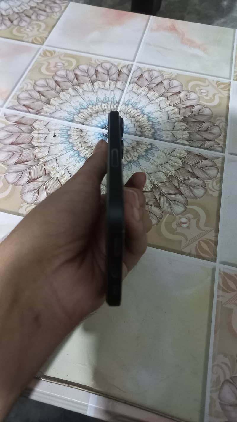 Apple iPhone 15 3