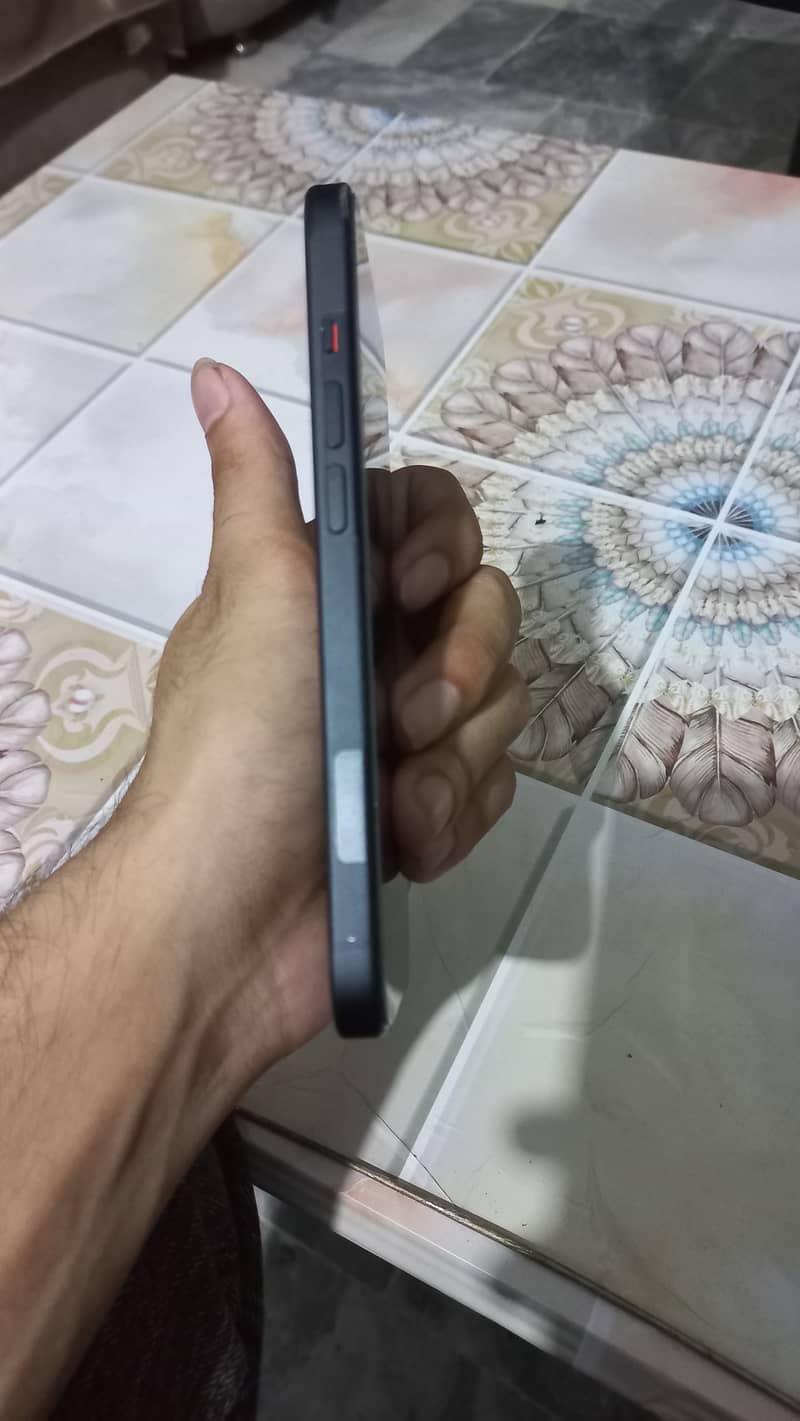 Apple iPhone 15 5