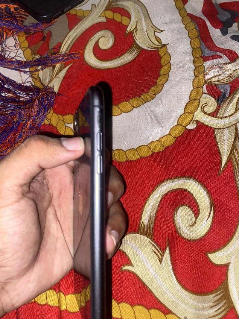 Apple iPhone 11 2