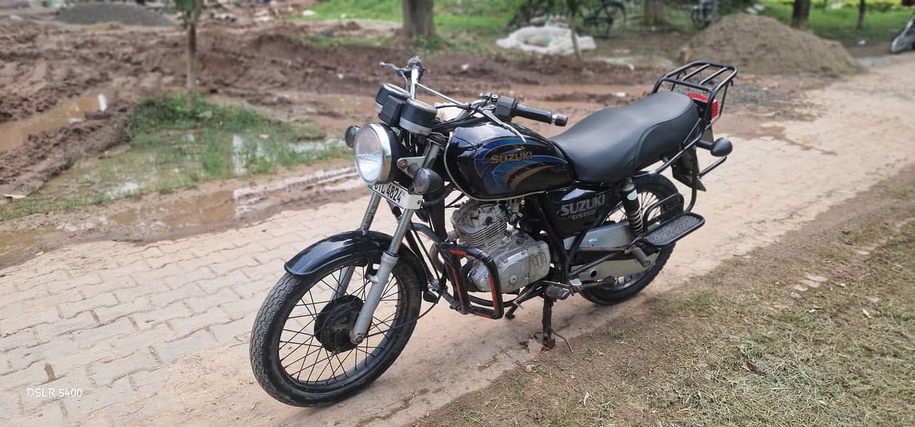 Suzuki GS125 3