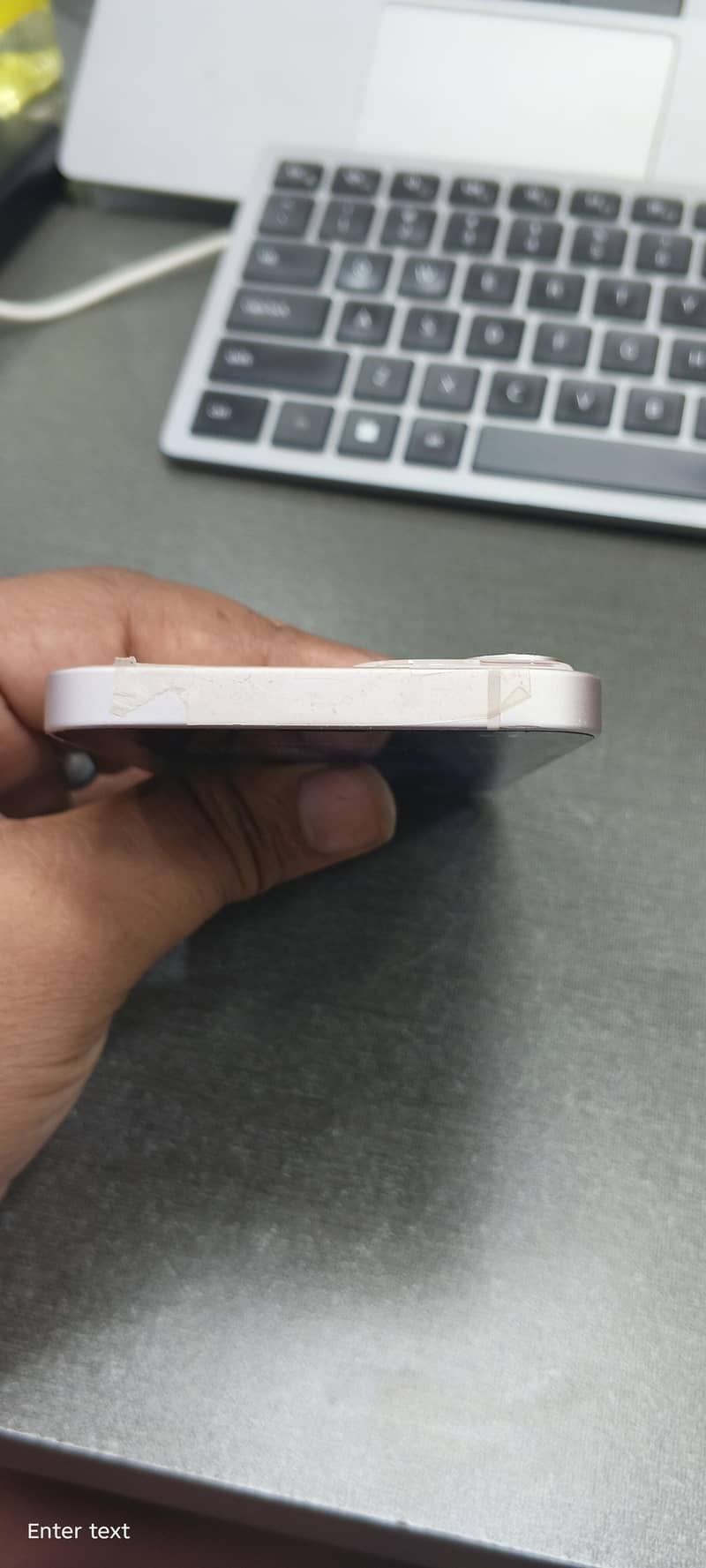 Apple iPhone 13 4