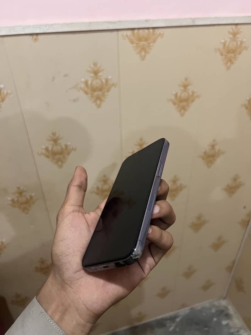 Apple iPhone 13 Pro 2