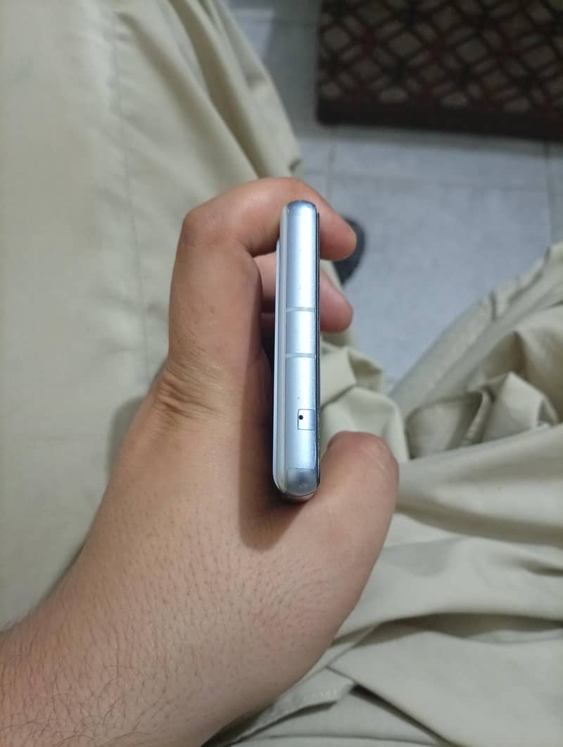 Google Pixel 7a 2