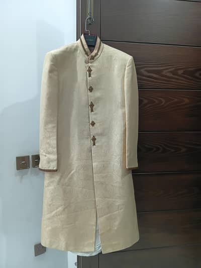 branded sherwani with khussa