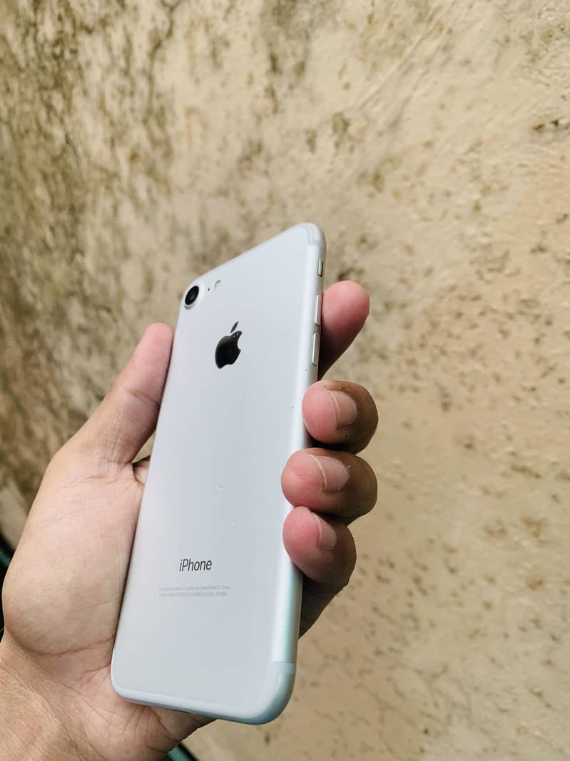 iPhone 7 3