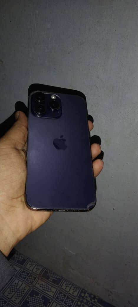 iPhone  14 pro max 0