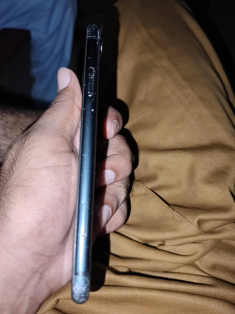 Apple iPhone XR 3