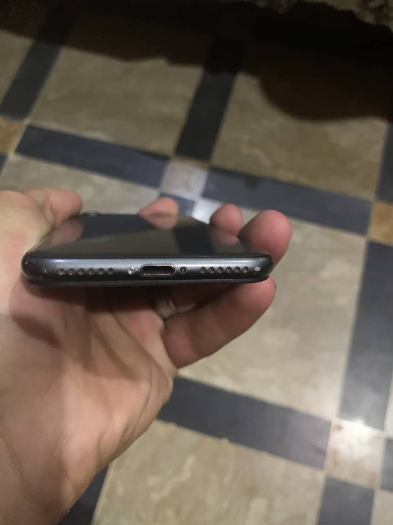 Apple iPhone 8 2