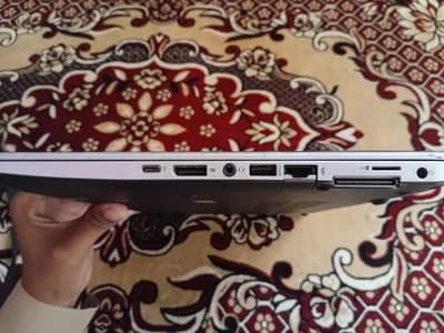 i7, 6th gen 8gb ram 256 gb ssd