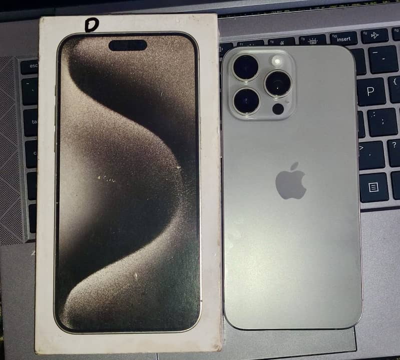 Apple iPhone 15 Pro Max 0