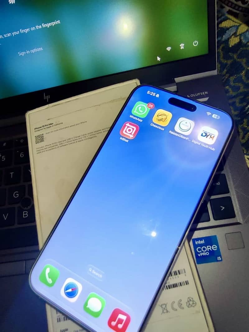 Apple iPhone 15 Pro Max 5