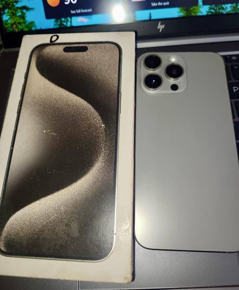 Apple iPhone 15 Pro Max 9