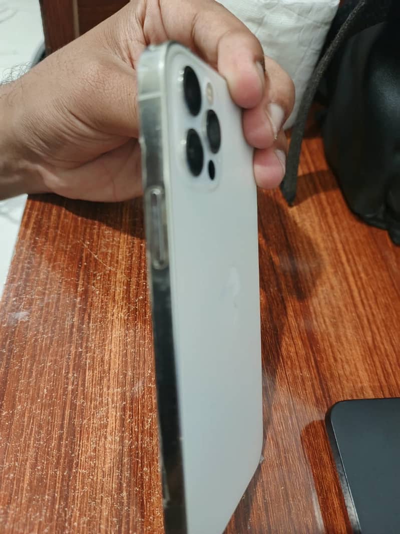 Apple iPhone 12 Pro 3