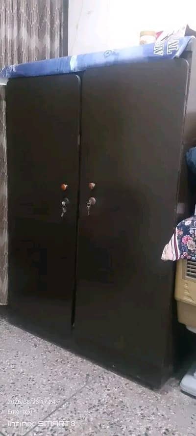 Divider and cupboard