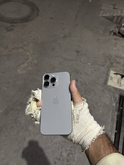 Iphone 15 pro max jv 256gb(non blacklisted)