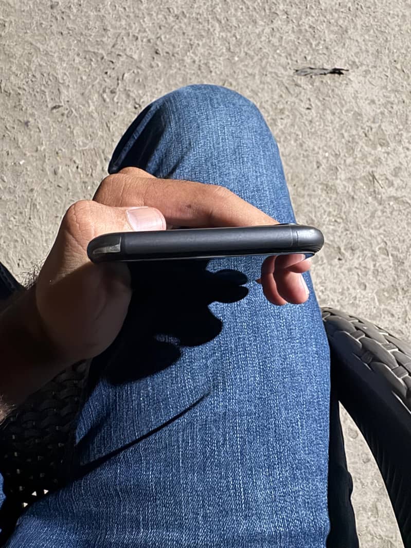 Apple iPhone 11 5