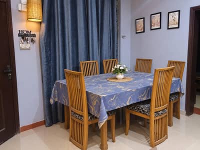 6 Seaters dining table-almost new
