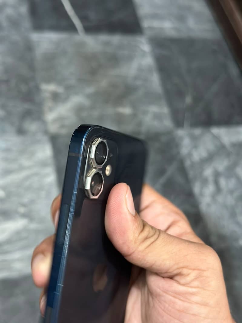 Apple iPhone 12 2