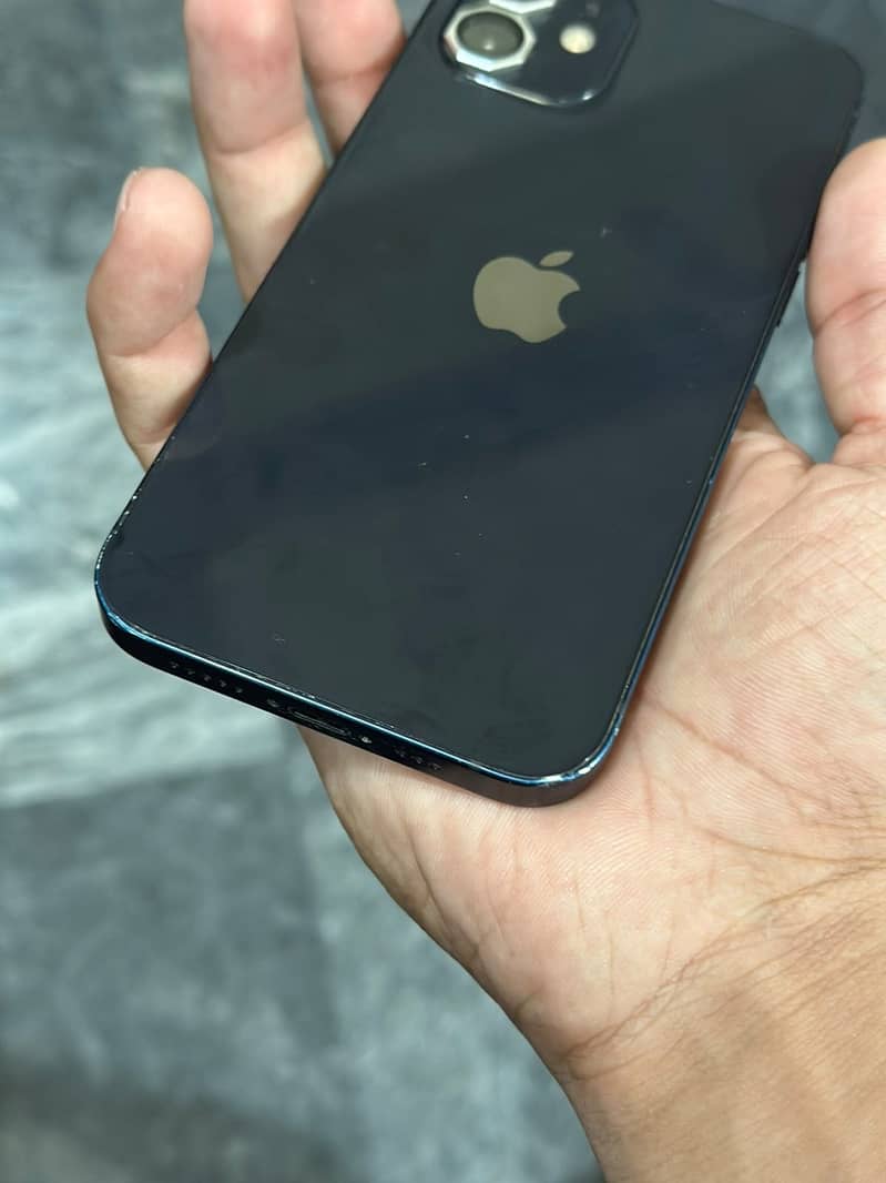 Apple iPhone 12 3