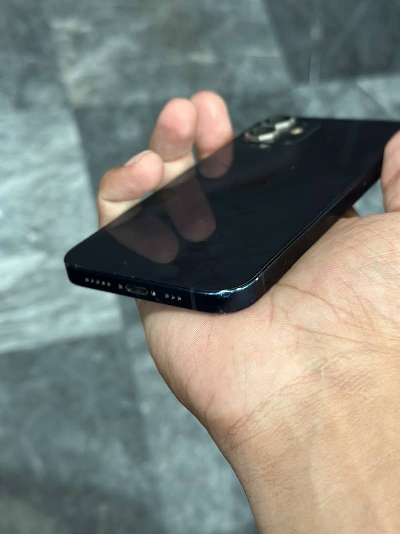 Apple iPhone 12 5