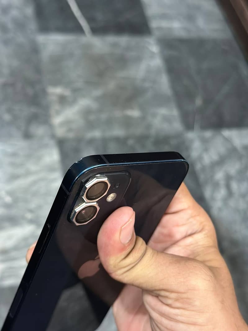 Apple iPhone 12 6