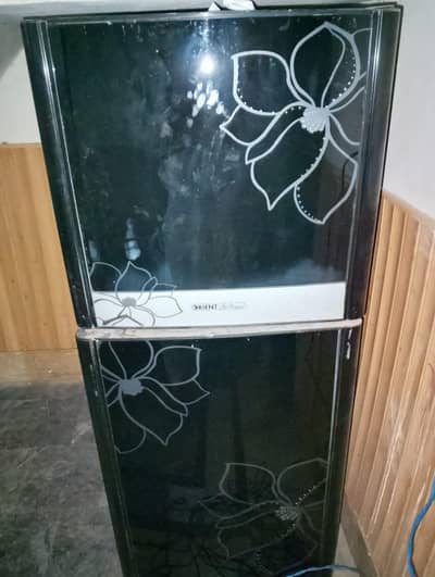 fridge for sell urgent
