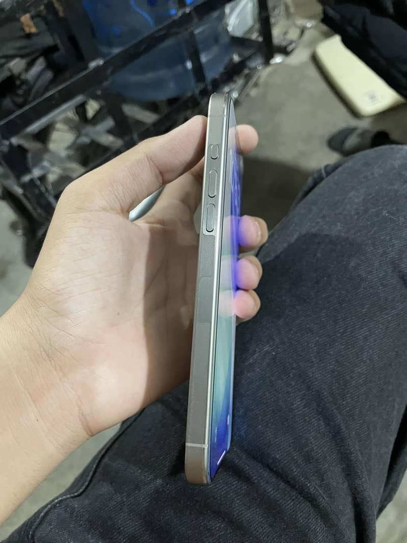 Apple iPhone 15 Pro Max 1