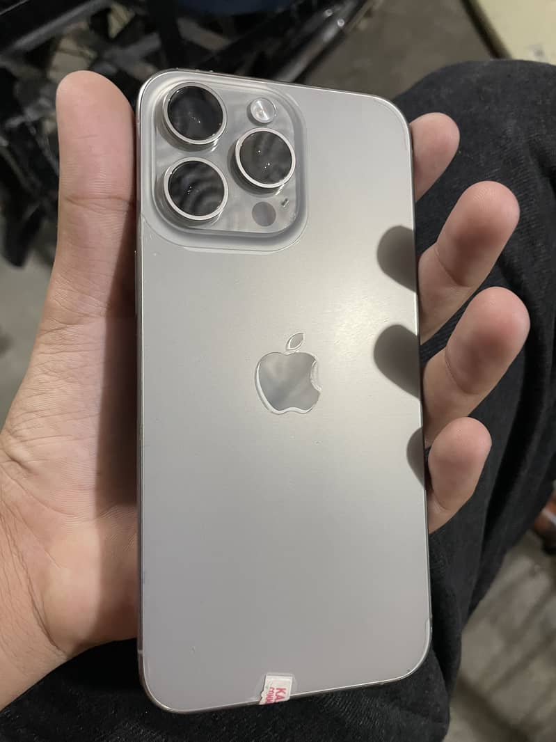 Apple iPhone 15 Pro Max 5