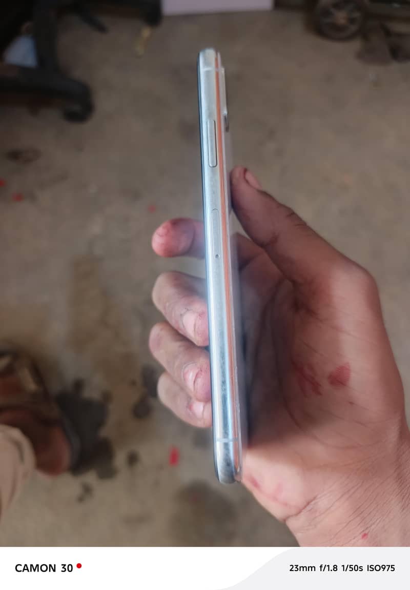 Apple iPhone X 3