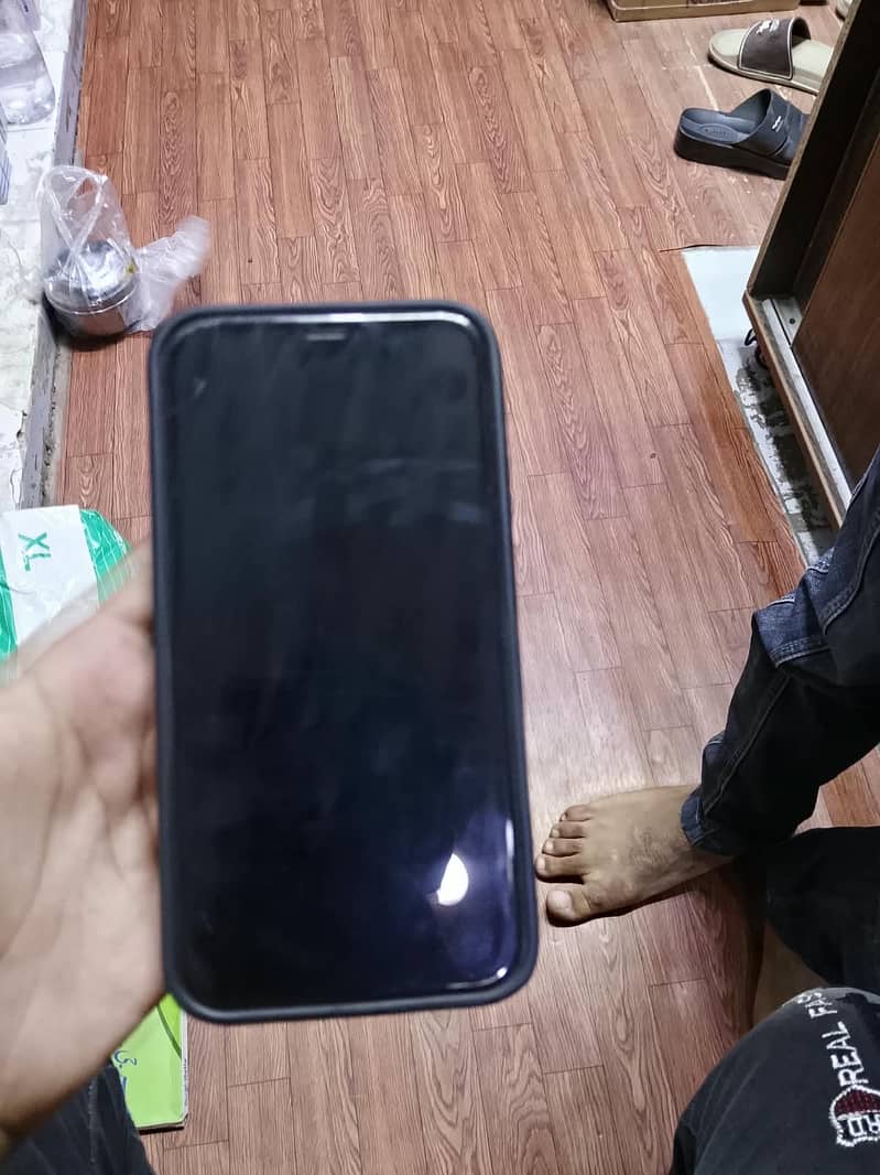 Apple iPhone 11 3