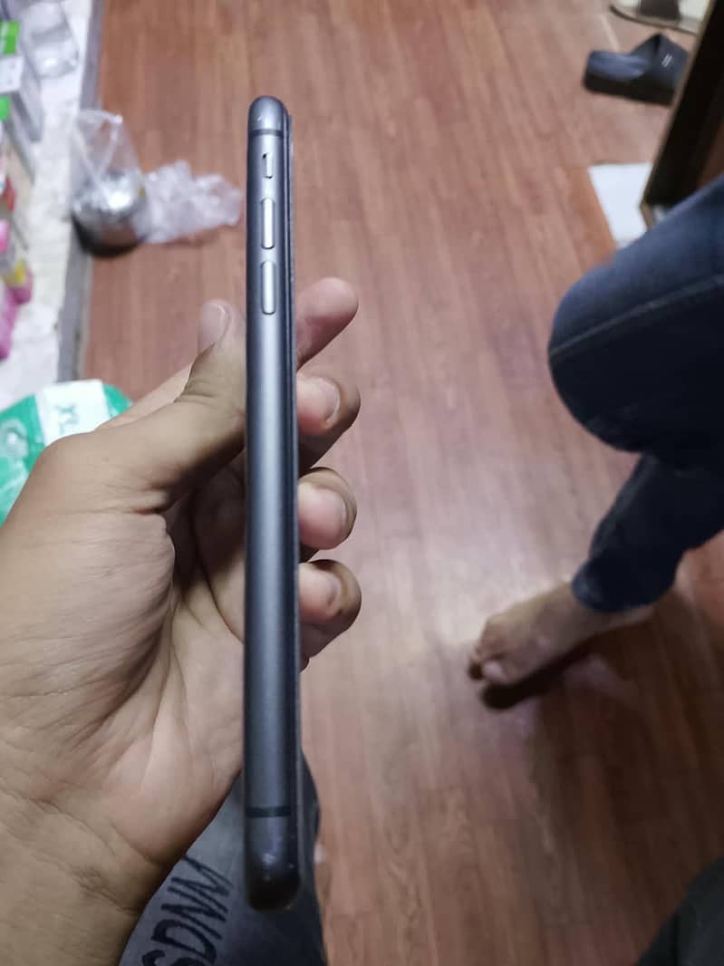 Apple iPhone 11 13
